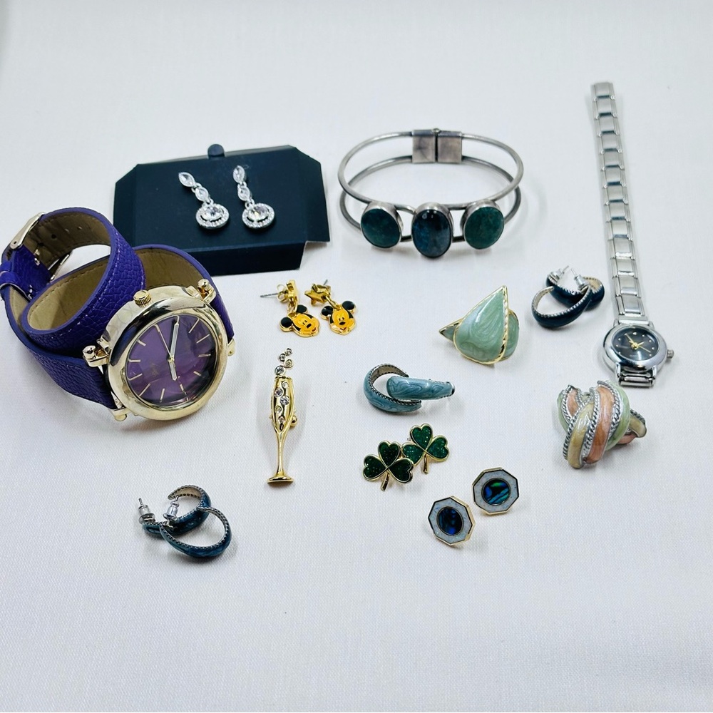 Lot of Women’s Costume Jewelry